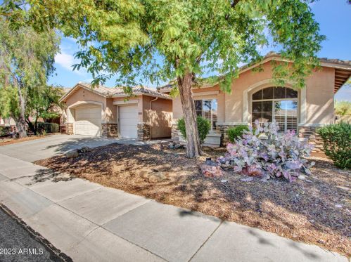 2926 Eastman Dr, Phoenix AZ  85086-1501 exterior