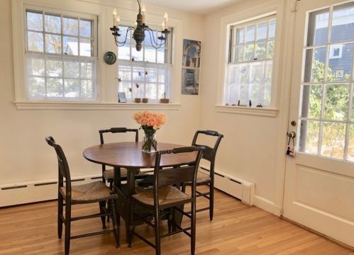 32 Old Farm Rd, Dedham MA 02026-4115 exterior