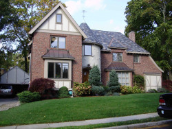 33 Clements Rd, Newton, MA 02458-2617