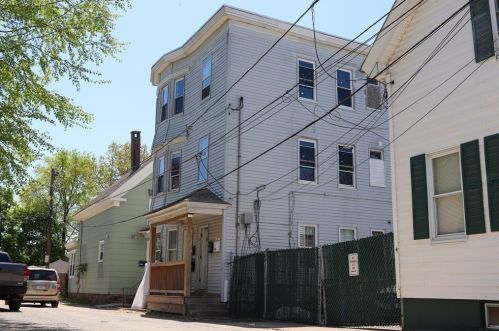 10 Merrimack View Ct, Lawrence MA  01841-5111 exterior