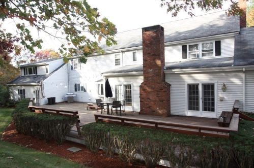 90 Countryside Ln, Milton MA 02186-4435 exterior