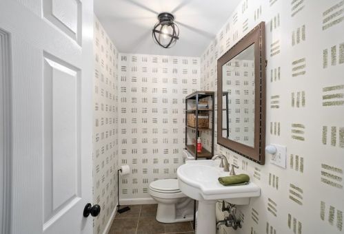 181 Floral St, Shrewsbury MA  01545-3246 exterior