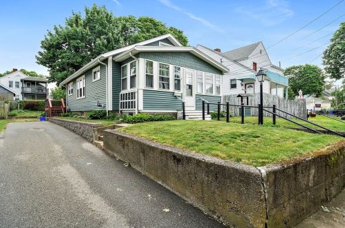 9 Avalon Ave, Quincy, MA 02169-7301