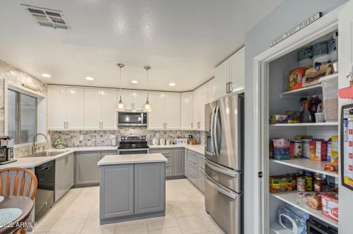 2412 Cielo Grande Ave, Phoenix AZ  85024-7552 exterior