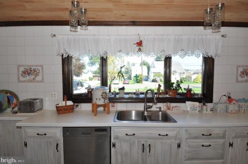 24854 Main St, Columbus NJ 08022-1339 exterior