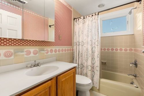 1140 Webster St, Needham MA 02494-2431 exterior