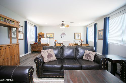 35318 31st Dr, Phoenix AZ  85086-2127 exterior