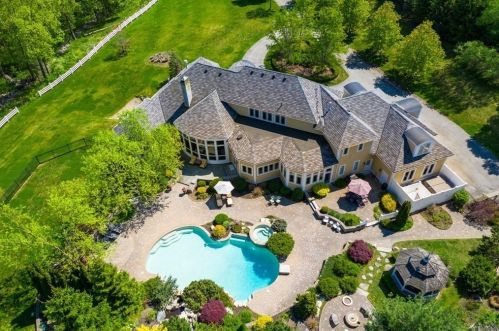 39 Prospect St, Topsfield, MA 01983-1715