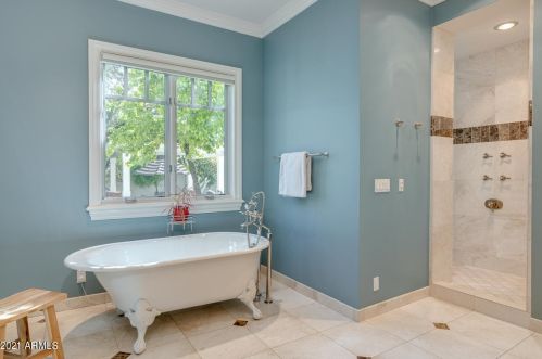 5621 Calle Camelia, Phoenix AZ 85018-4617 exterior