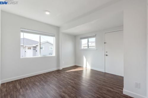 13095 Neptune Dr, San Leandro CA  94577-3130 exterior