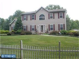 10 Christmas Tree Ln, Pennsville, NJ 08070-9618