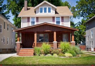 1640 Larchmont Ave, Cleveland, OH 44107-0208