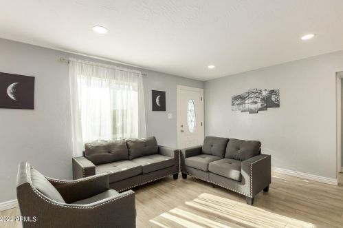 1828 Cocopah St, Phoenix AZ 85007-4023 exterior