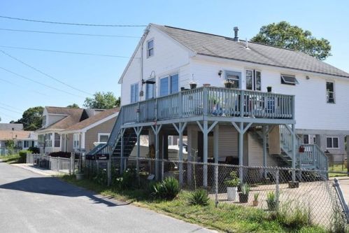 1 Barnes St, Wareham, MA 02571-2536