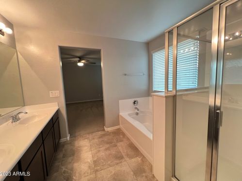 7420 27th St, Phoenix AZ  85042-5919 exterior