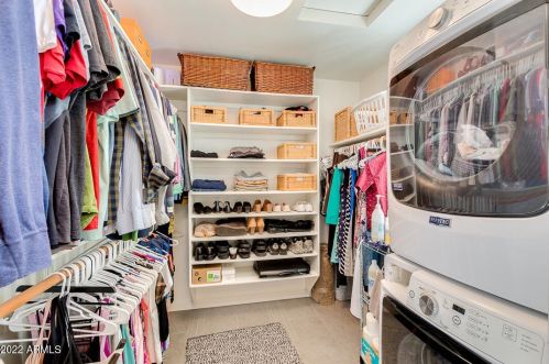 2145 Clarendon Ave, Phoenix AZ 85031-3142 exterior