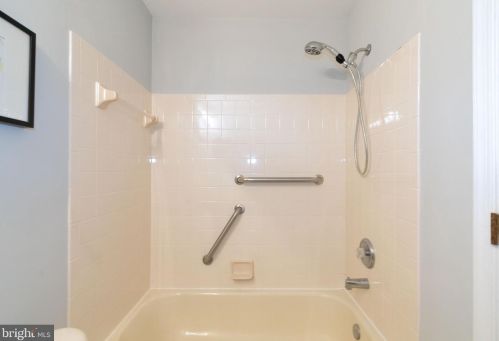 5484 Wooded Way, Columbia MD  21044-5722 exterior