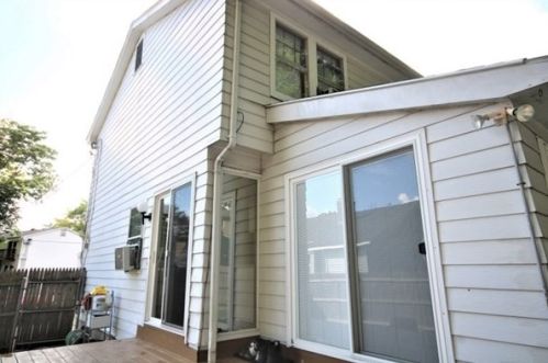 114 Henshaw St, Worcester MA 01603-1415 exterior