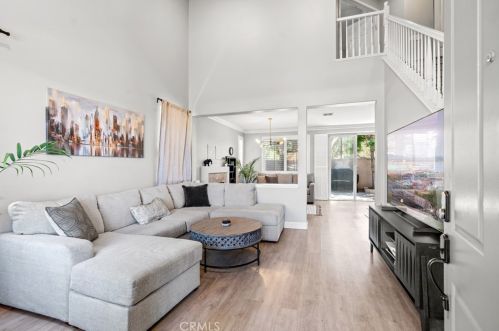 2 Bayfield, Irvine CA  92614-7907 exterior