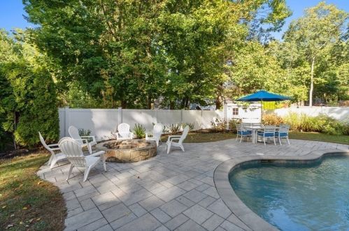 23 Colonial Rd, Hingham MA 02043-3639 exterior