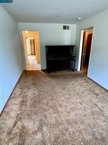 955 Burkhart Ave, San Leandro CA 94579-2031 exterior