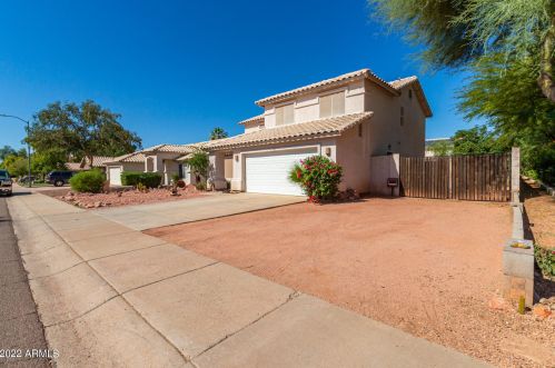 1102 Behrend Dr, Phoenix AZ 85050-3992 exterior
