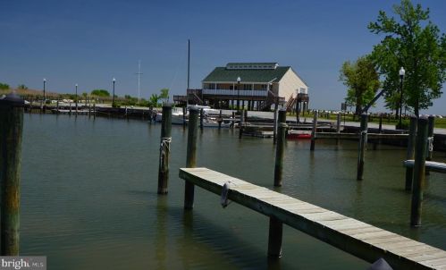 1176 Bayview Ave, Shady Side MD 20764-9523 exterior