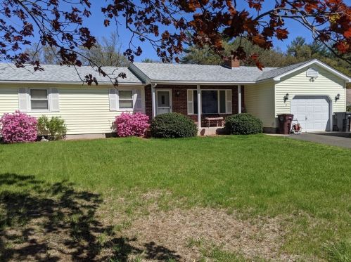 12 Farlaine Dr, Montgomery, MA 01085-1028