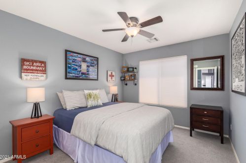 16011 18 Dr, Phoenix AZ 85045-1774 exterior