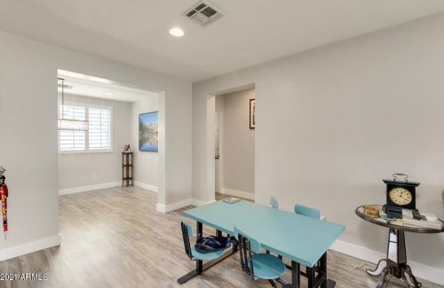 3340 Clarendon Ave, Phoenix AZ 85031-3140 exterior