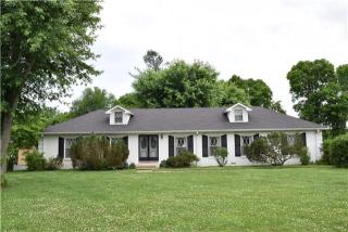 1450 Club Cir, Gallatin, TN 37066-4514