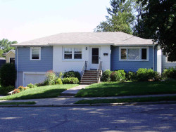 15 Wendell Rd, Newton, MA 02459-2649