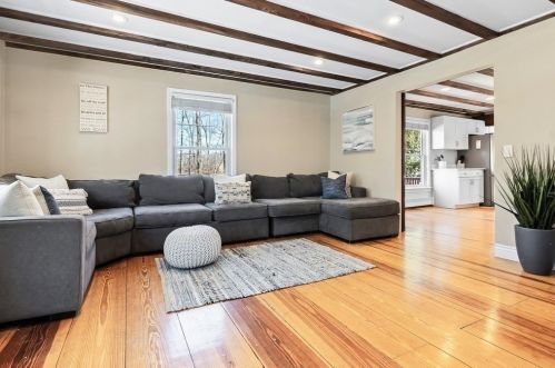 49 Grn St, Newbury MA 01950-2582 exterior