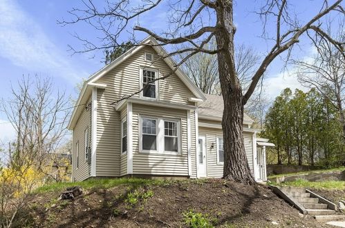 132 Grove St, Royalston MA  01331-2619 exterior