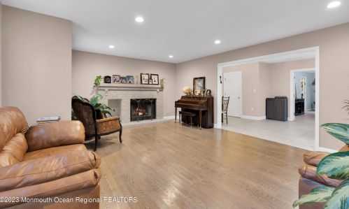 6 Pitney Ln, Jackson Twp NJ 08527-2933 exterior