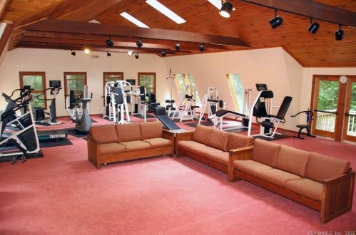 2080 Undermountain Rd, Sheffield MA 01257-9639 exterior