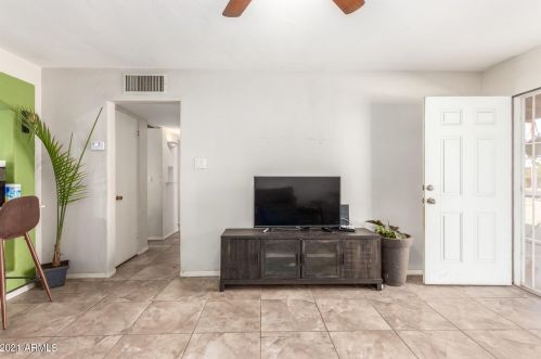 1917 Clarendon Ave, Phoenix AZ 85033-4023 exterior