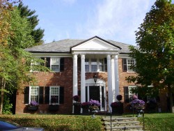 37 Montrose St, Newton, MA 02458-2717