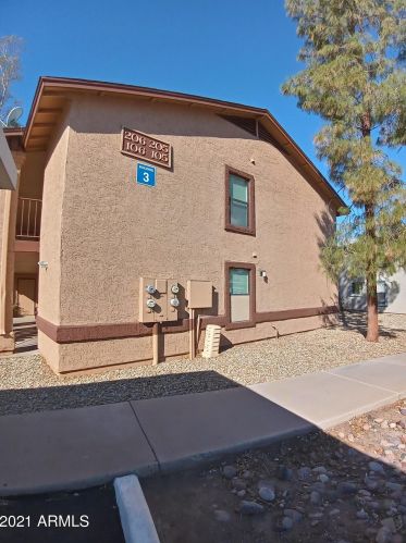 465 Ivyglen St, Mesa, AZ 85201-2135