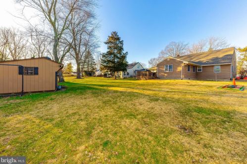 20 Beech Pl, West Deptford NJ 08096-3301 exterior