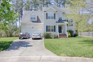 4 Scenic Ct, Durham NC  27713-8209 exterior