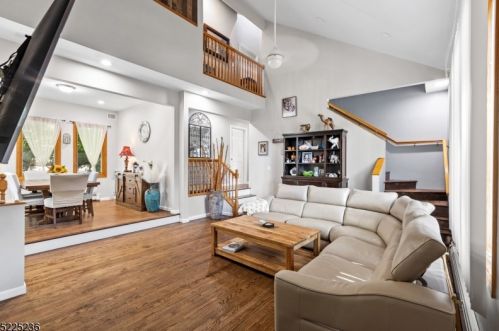 240 Skyline Lake Dr, Skyline Lakes NJ  07456-1959 exterior