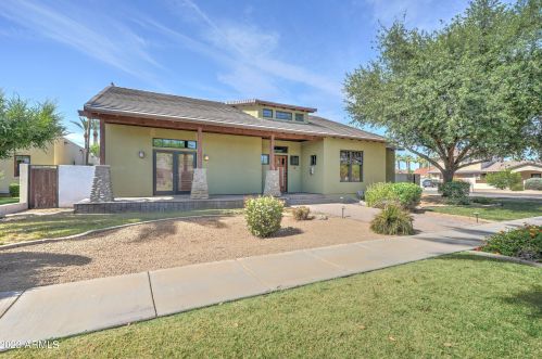 101 Cypress St, Phoenix AZ  85003-1171 exterior