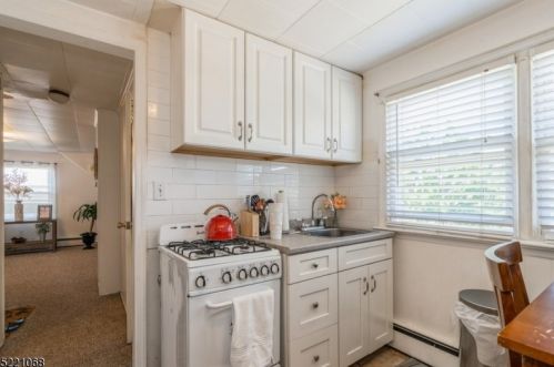 54 Meacham St, Belleville NJ 07109-1935 exterior