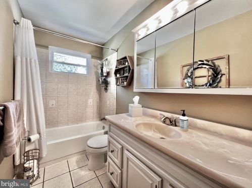 205 Wrexham Ct, West Deptford NJ 08096-4237 exterior