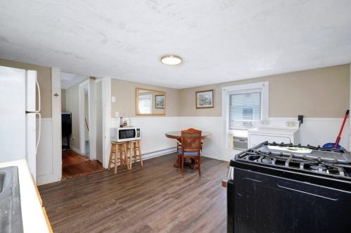 19 Jefferson St, Montgomery MA 01085-2821 exterior