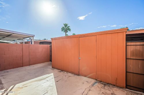 2854 Clarendon Ave, Phoenix AZ 85018-5552 exterior