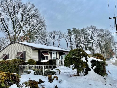 1083 Phillips Rd, New Bedford, MA 02745-1716