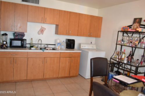 5227 46 St, Phoenix AZ 85008-4110 exterior