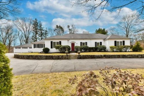 363 Adams St, Milton MA  02186-4243 exterior